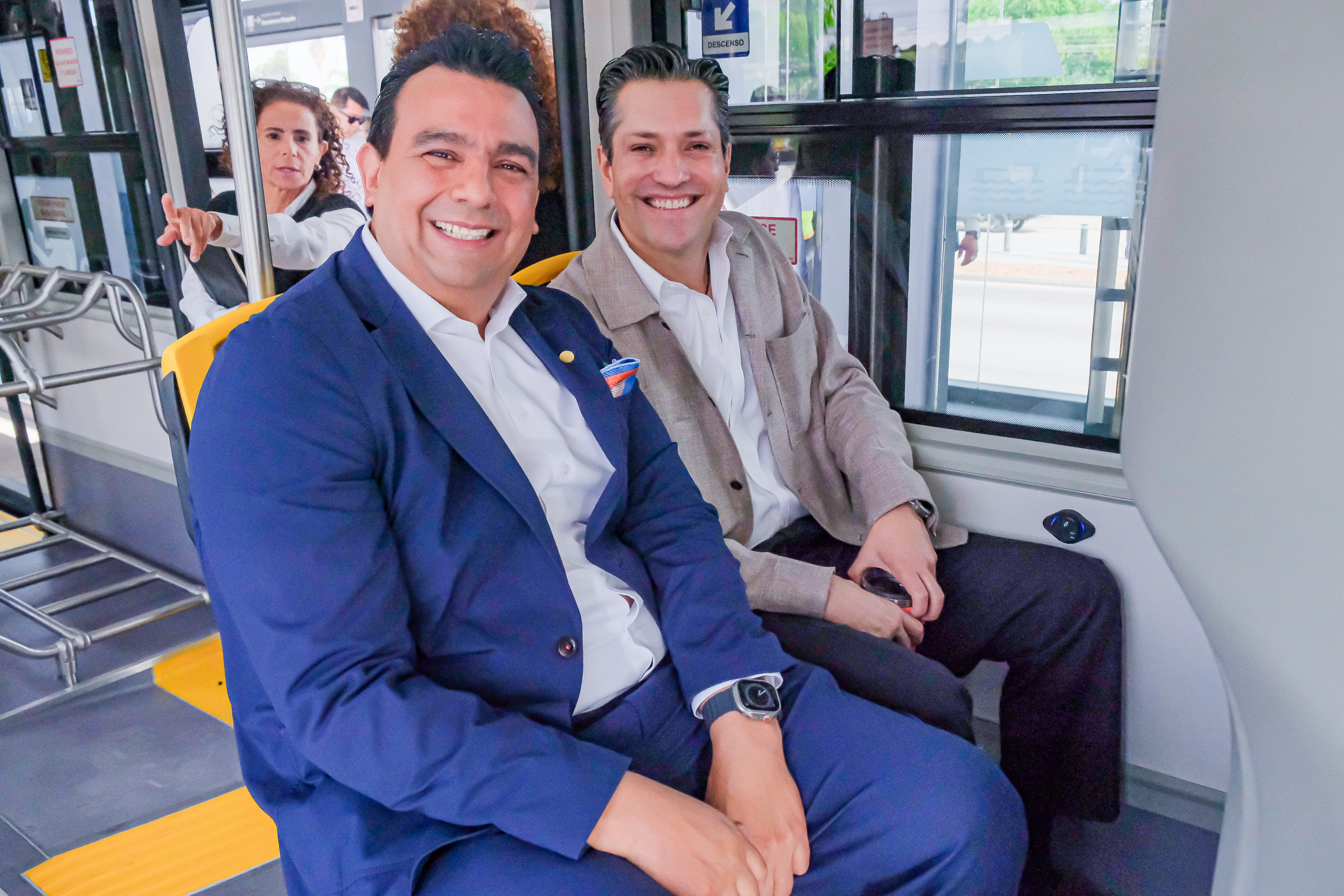 04-jun-2026--el-gobernador-del-estado-pablo-lemus-encabeza-el-arranque-de-operaciones-de-la-lnea-5-mi-macro-aeropuerto_55313487472_o
