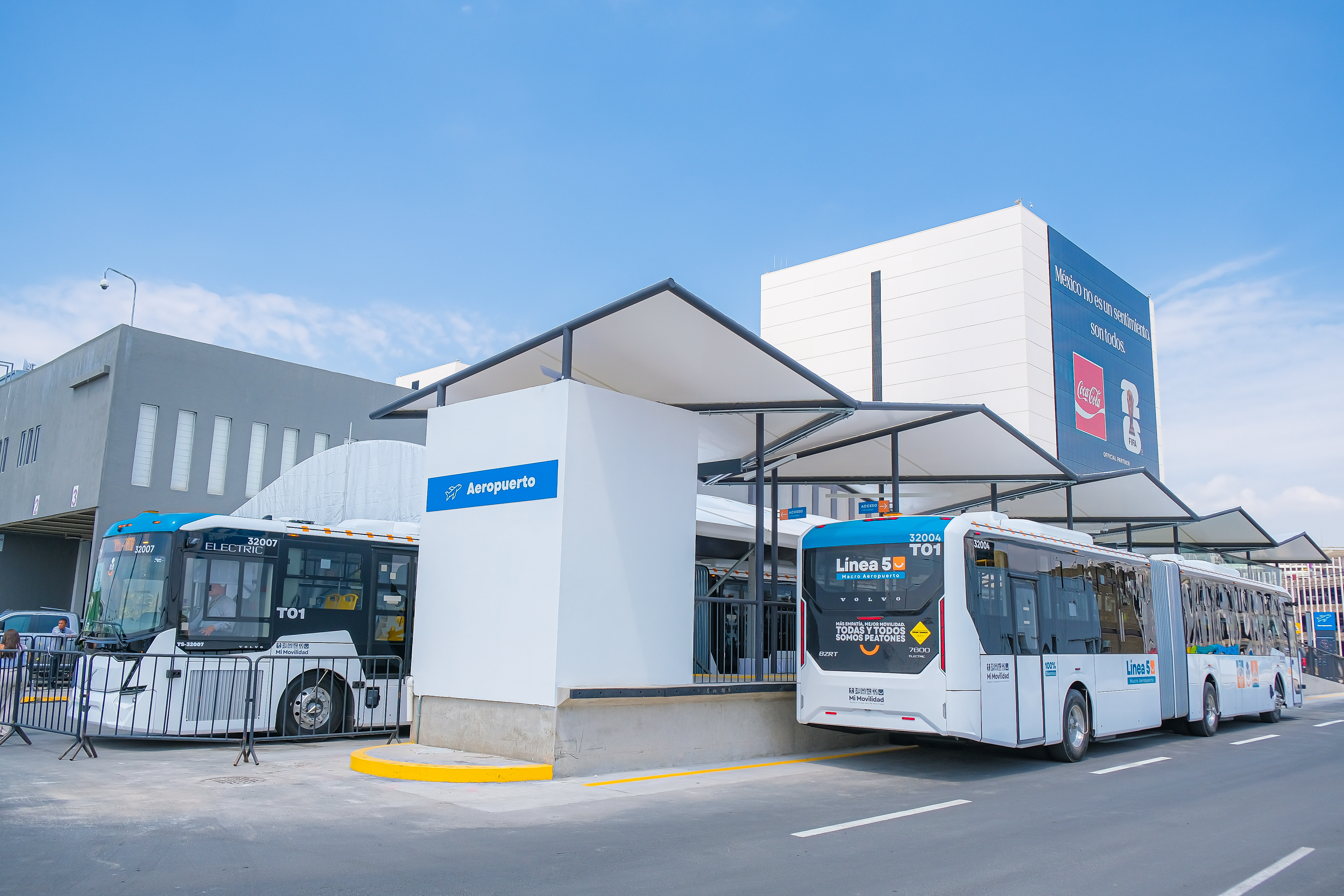 04-jun-2026--el-gobernador-del-estado-pablo-lemus-encabeza-el-arranque-de-operaciones-de-la-lnea-5-mi-macro-aeropuerto_55314384841_o