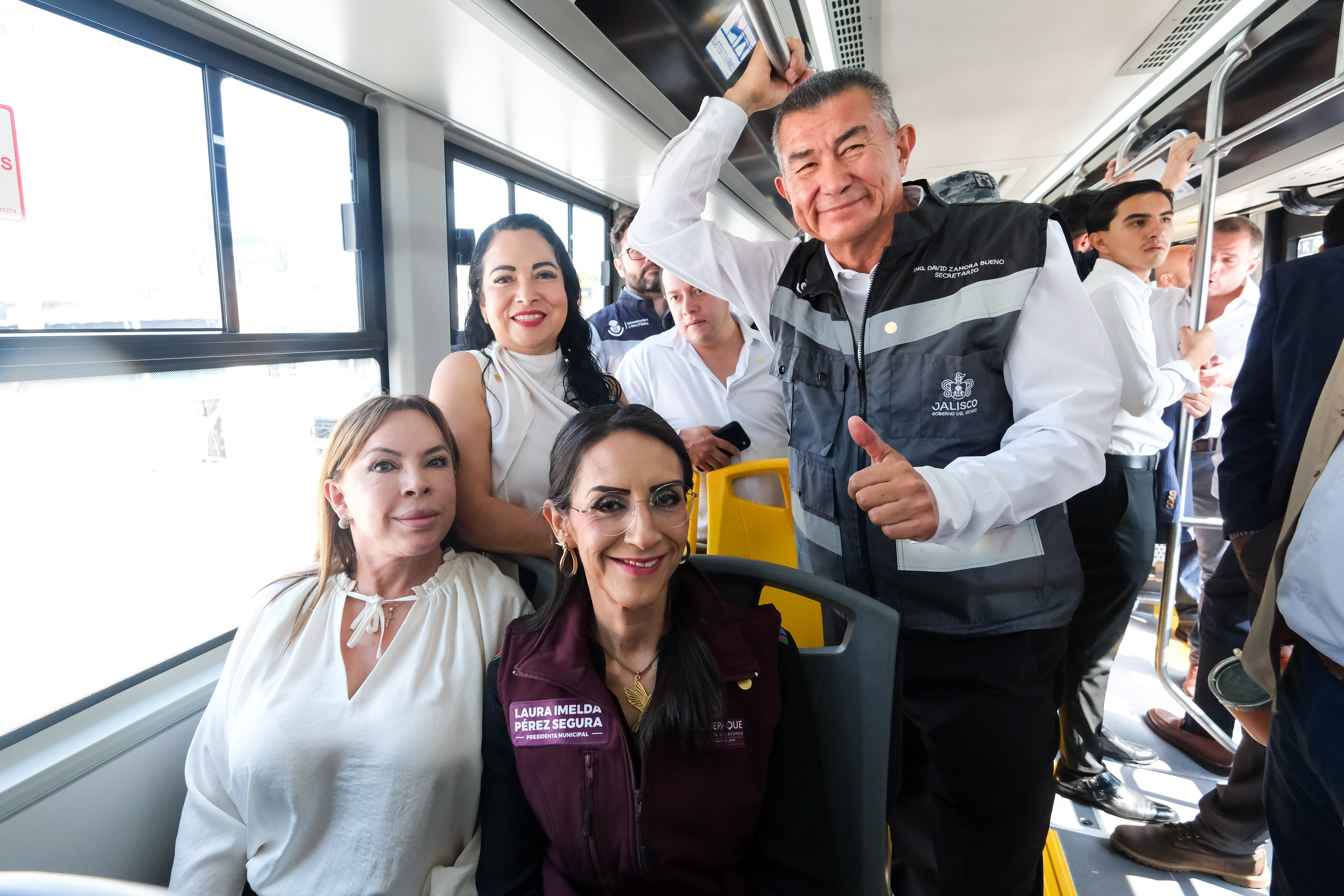 04-jun-2026--el-gobernador-del-estado-pablo-lemus-encabeza-el-arranque-de-operaciones-de-la-lnea-5-mi-macro-aeropuerto_55314398426_o
