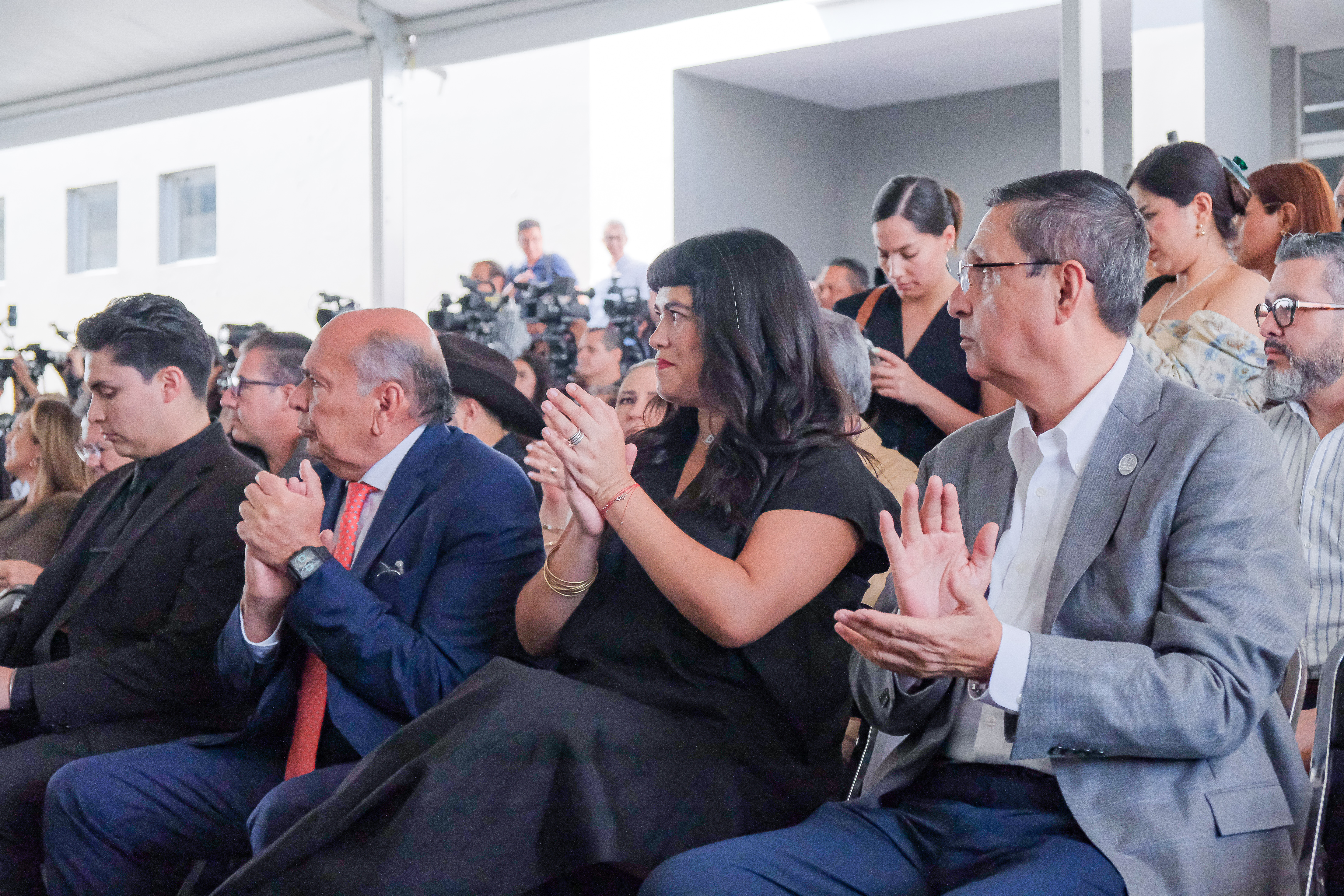 04-jun-2026--el-gobernador-del-estado-pablo-lemus-encabeza-el-arranque-de-operaciones-de-la-lnea-5-mi-macro-aeropuerto_55314547448_o
