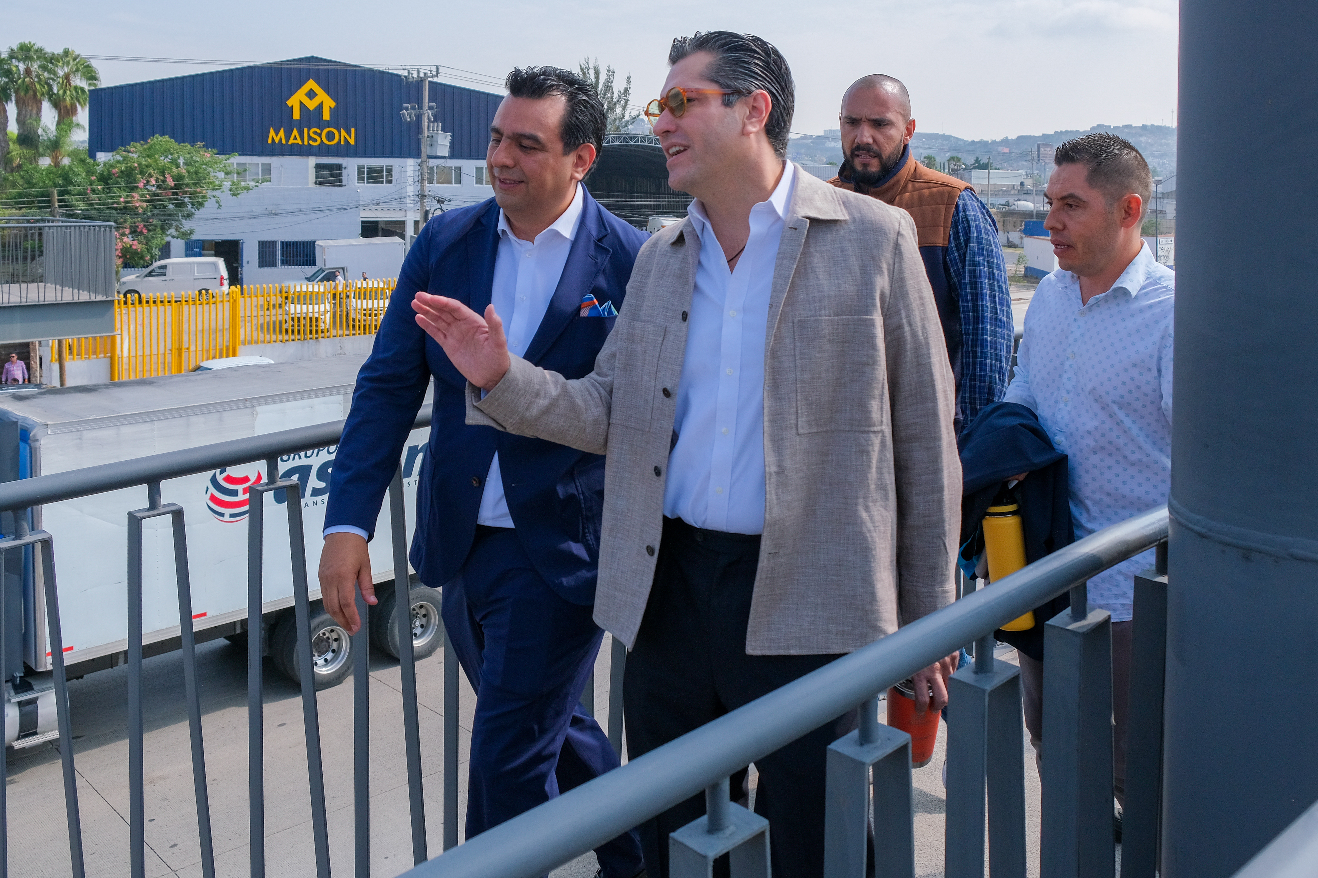 04-jun-2026--el-gobernador-del-estado-pablo-lemus-encabeza-el-arranque-de-operaciones-de-la-lnea-5-mi-macro-aeropuerto_55314623474_o
