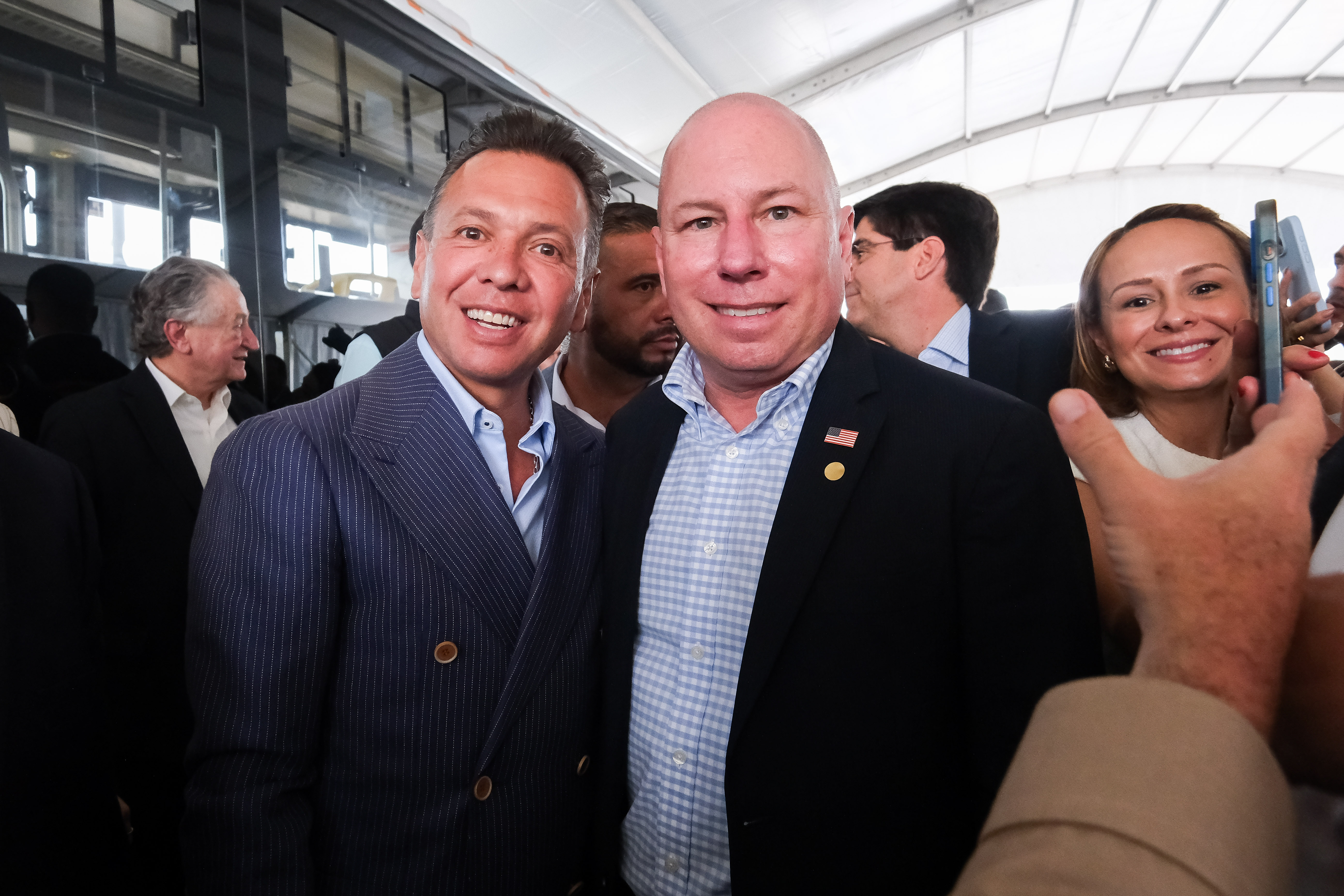 04-jun-2026--el-gobernador-del-estado-pablo-lemus-encabeza-el-arranque-de-operaciones-de-la-lnea-5-mi-macro-aeropuerto_55314656461_o