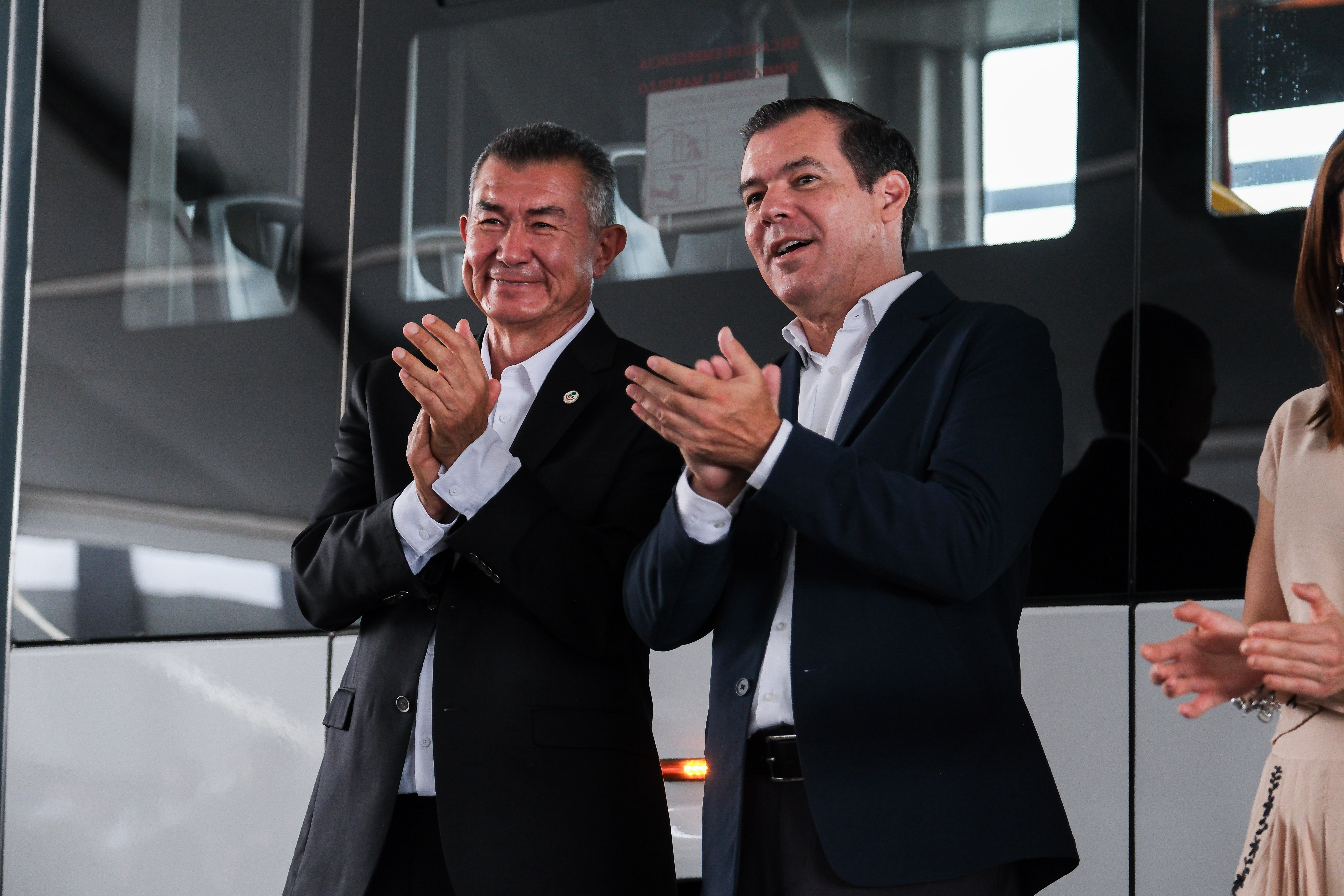 04-jun-2026--el-gobernador-del-estado-pablo-lemus-encabeza-el-arranque-de-operaciones-de-la-lnea-5-mi-macro-aeropuerto_55314782378_o