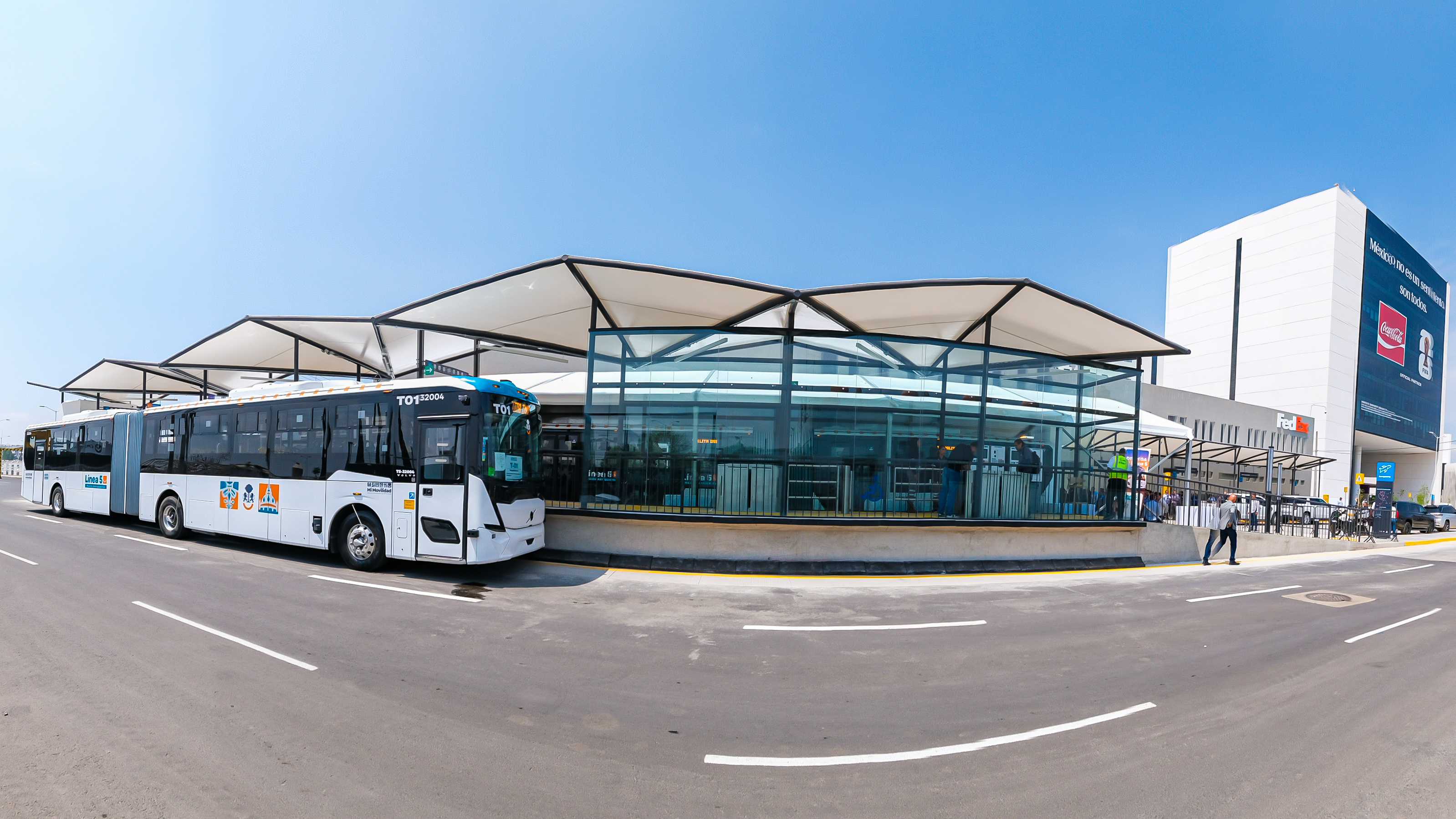 04-jun-2026--el-gobernador-del-estado-pablo-lemus-encabeza-el-arranque-de-operaciones-de-la-lnea-5-mi-macro-aeropuerto_55314795210_o
