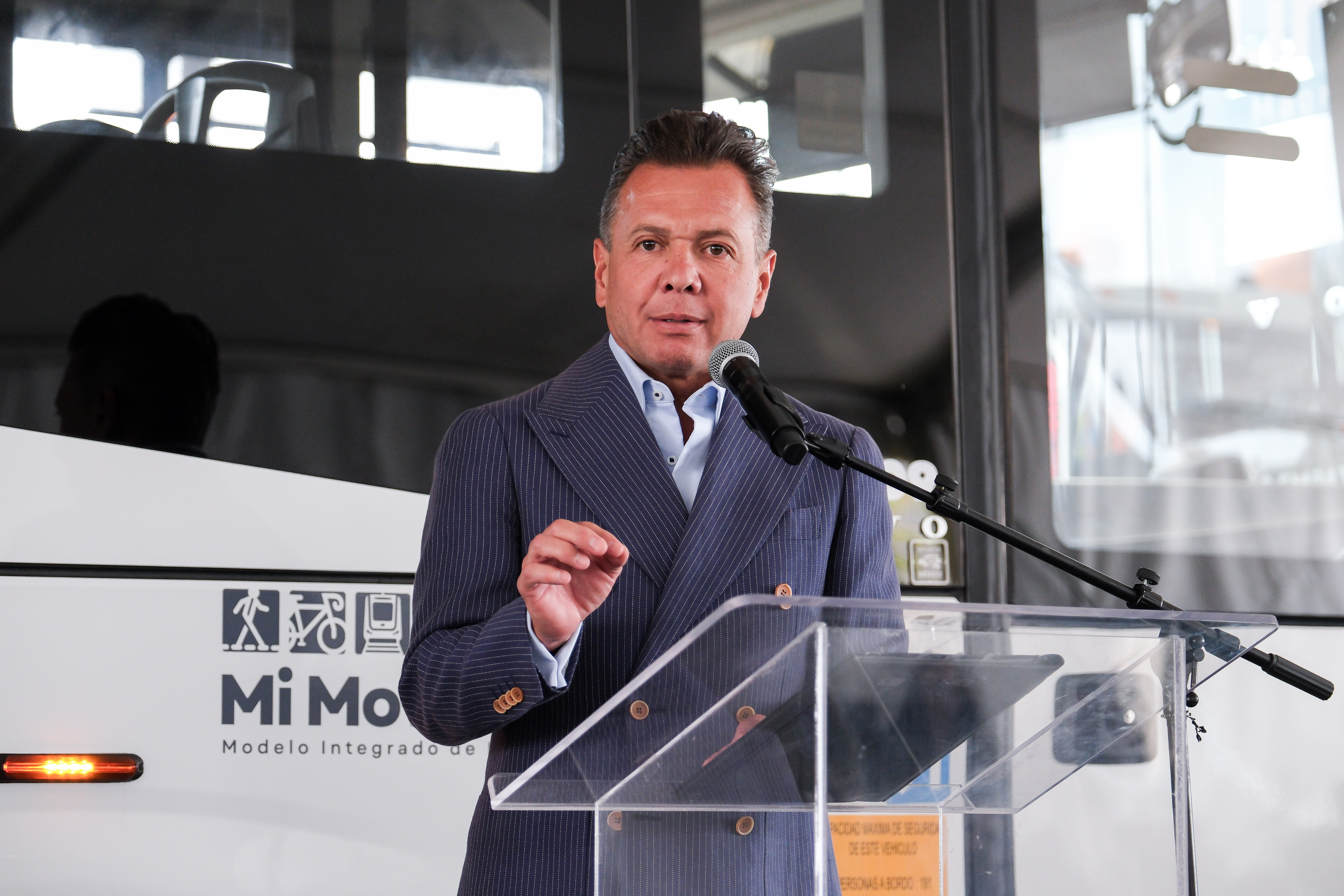 04-jun-2026--el-gobernador-del-estado-pablo-lemus-encabeza-el-arranque-de-operaciones-de-la-lnea-5-mi-macro-aeropuerto_55314853219_o