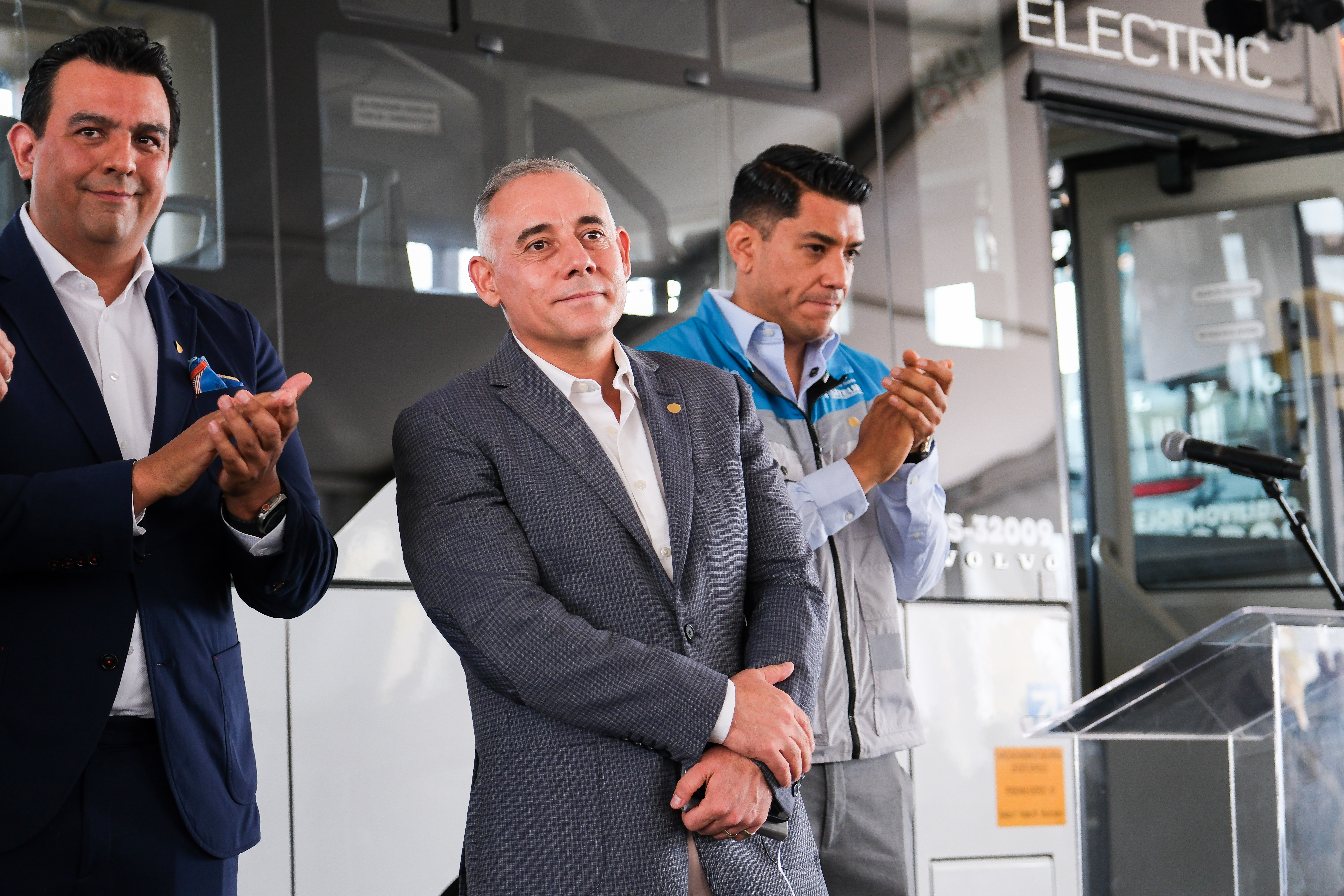 04-jun-2026--el-gobernador-del-estado-pablo-lemus-encabeza-el-arranque-de-operaciones-de-la-lnea-5-mi-macro-aeropuerto_55314853409_o
