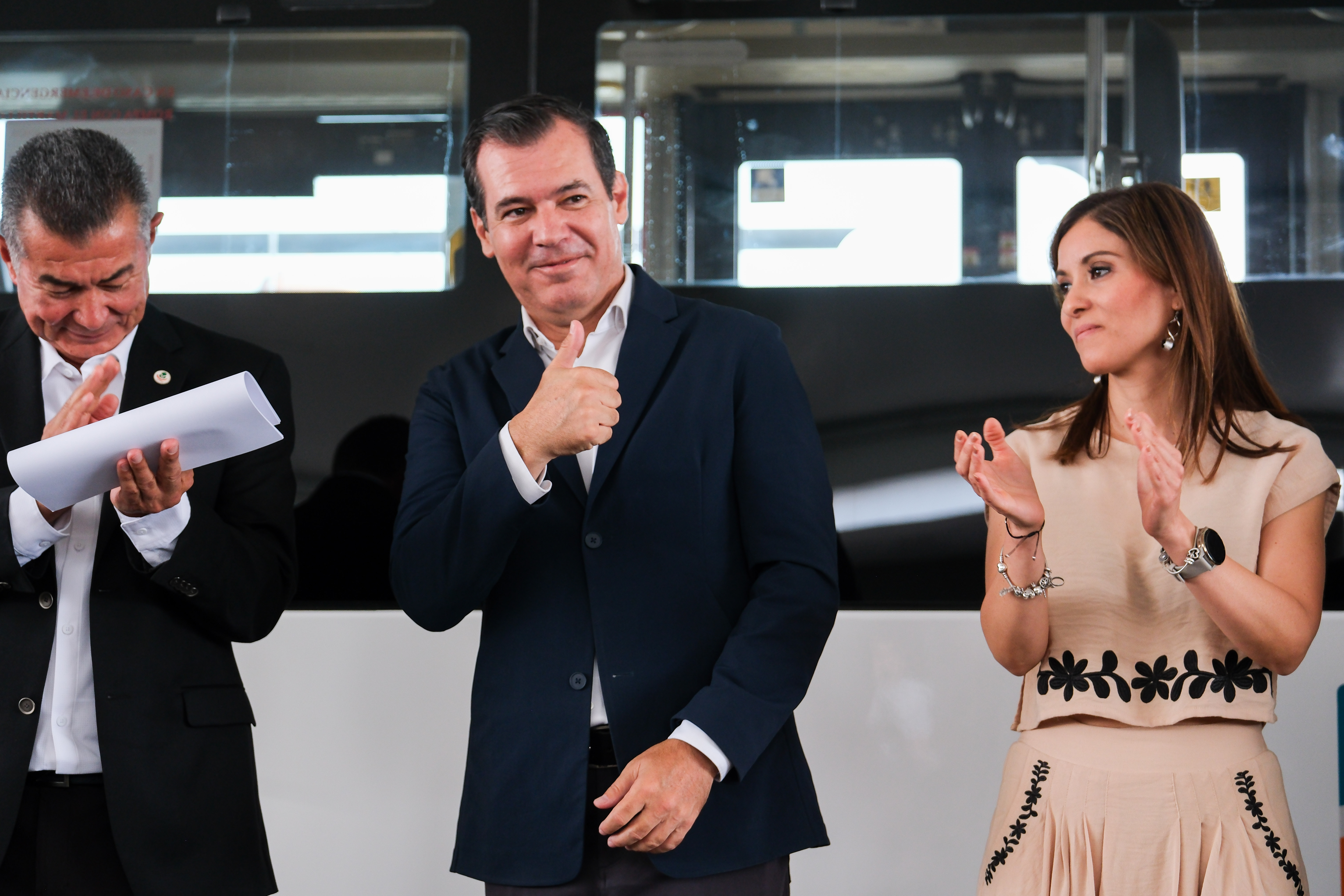 04-jun-2026--el-gobernador-del-estado-pablo-lemus-encabeza-el-arranque-de-operaciones-de-la-lnea-5-mi-macro-aeropuerto_55315038755_o